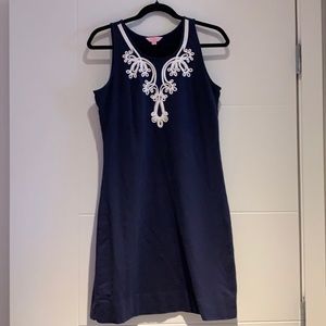 Lilly Pulitzer Navy and White Sleeveless Cotton Shift Dress (Medium)